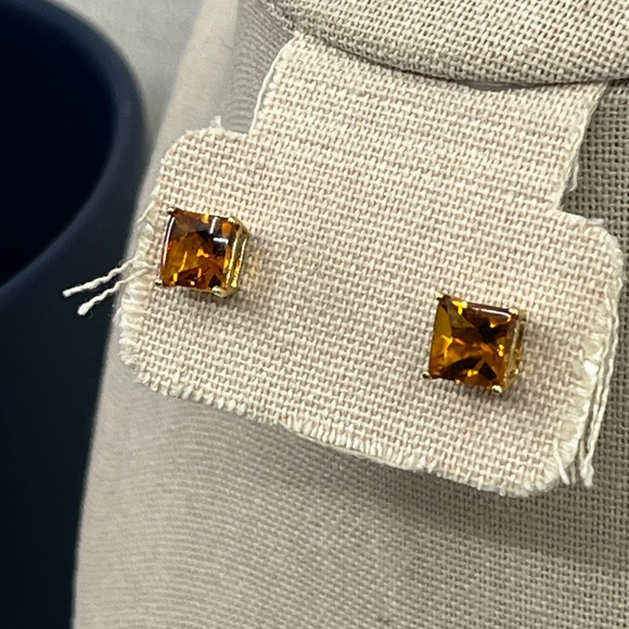 Vintage 14K Yellow Gold Princess Cut Citrine Stud Earrings - Picture 14 of 17
